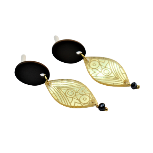 Picture of Earrings with small gold leaf