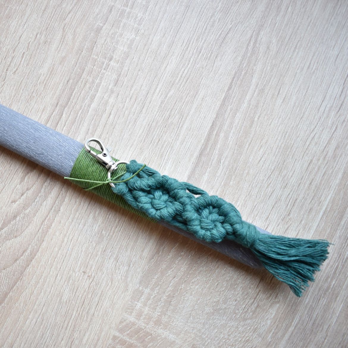 λαμπάδες για γυναίκες με μπρελόκ μακραμέ