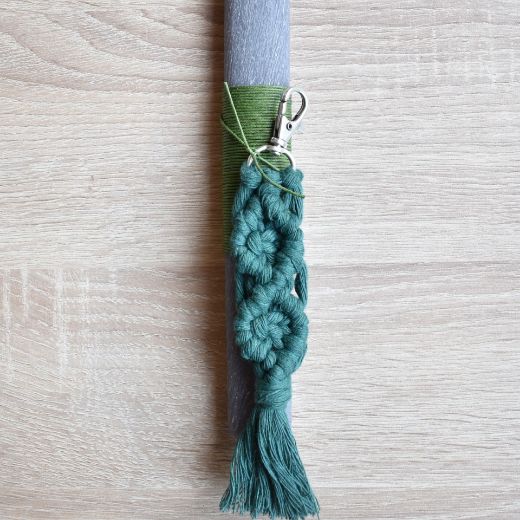 γυναικείες πασχαλινές λαμπάδες με διακοσμητικό μακραμέ