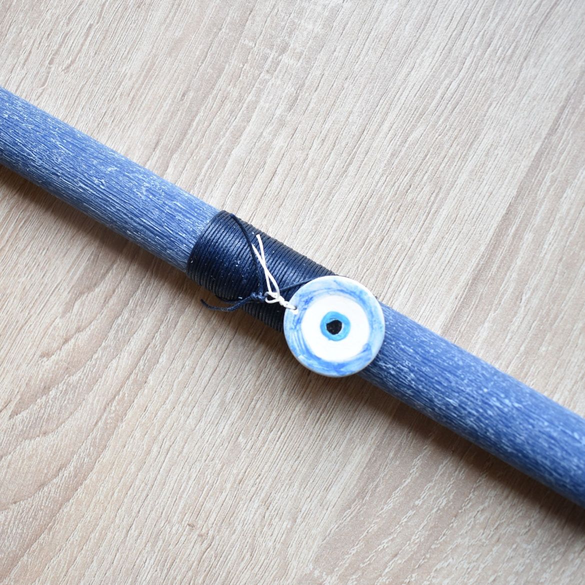 γυναικεία λαμπάδα με διακοσμητικό μάτι