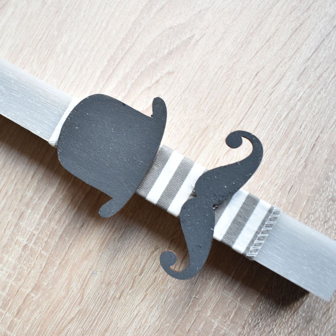 λαμπάδα για αγόρι με μικρό κύριο