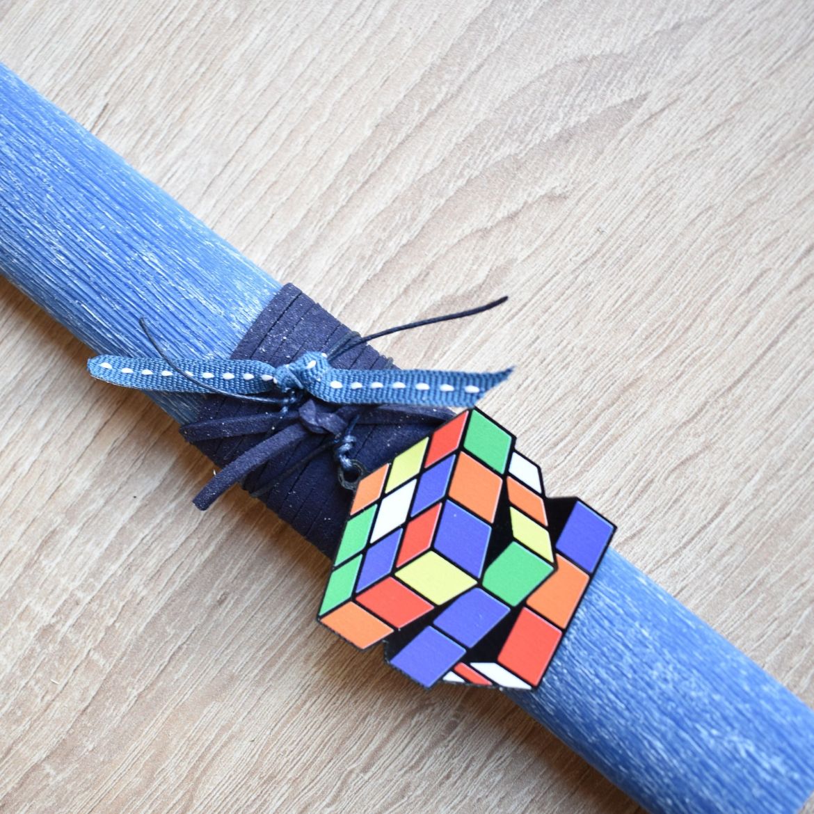πασχαλινές λαμπάδες για αγόρια με κύβο rubik