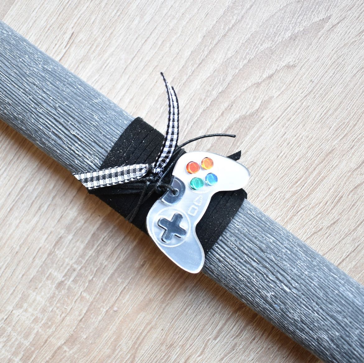 λαμπάδα για αγόρι με playstation σε μαύρο χρώμα