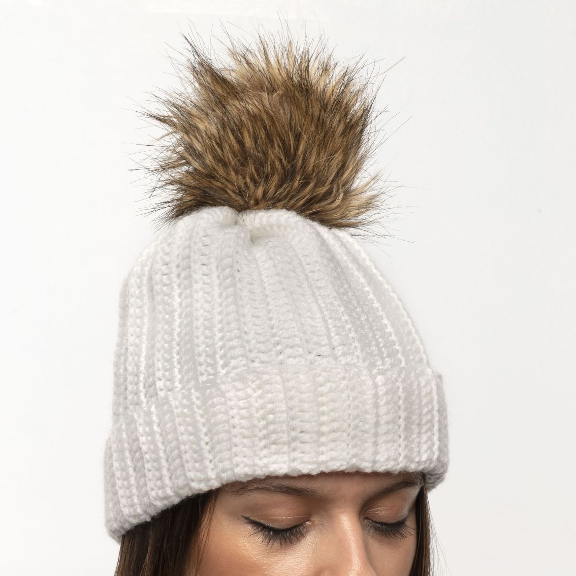 Εικόνα της Χειροποίητος πλεκτός σκούφος άσπρος