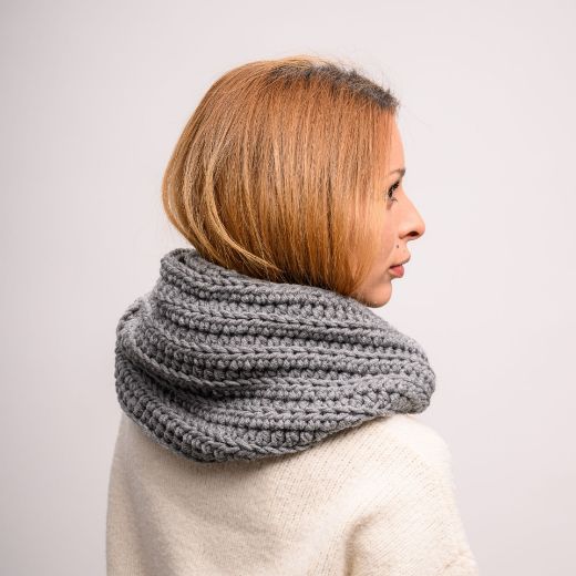 Picture of Handmade chunky crochet infinity scarf in gray