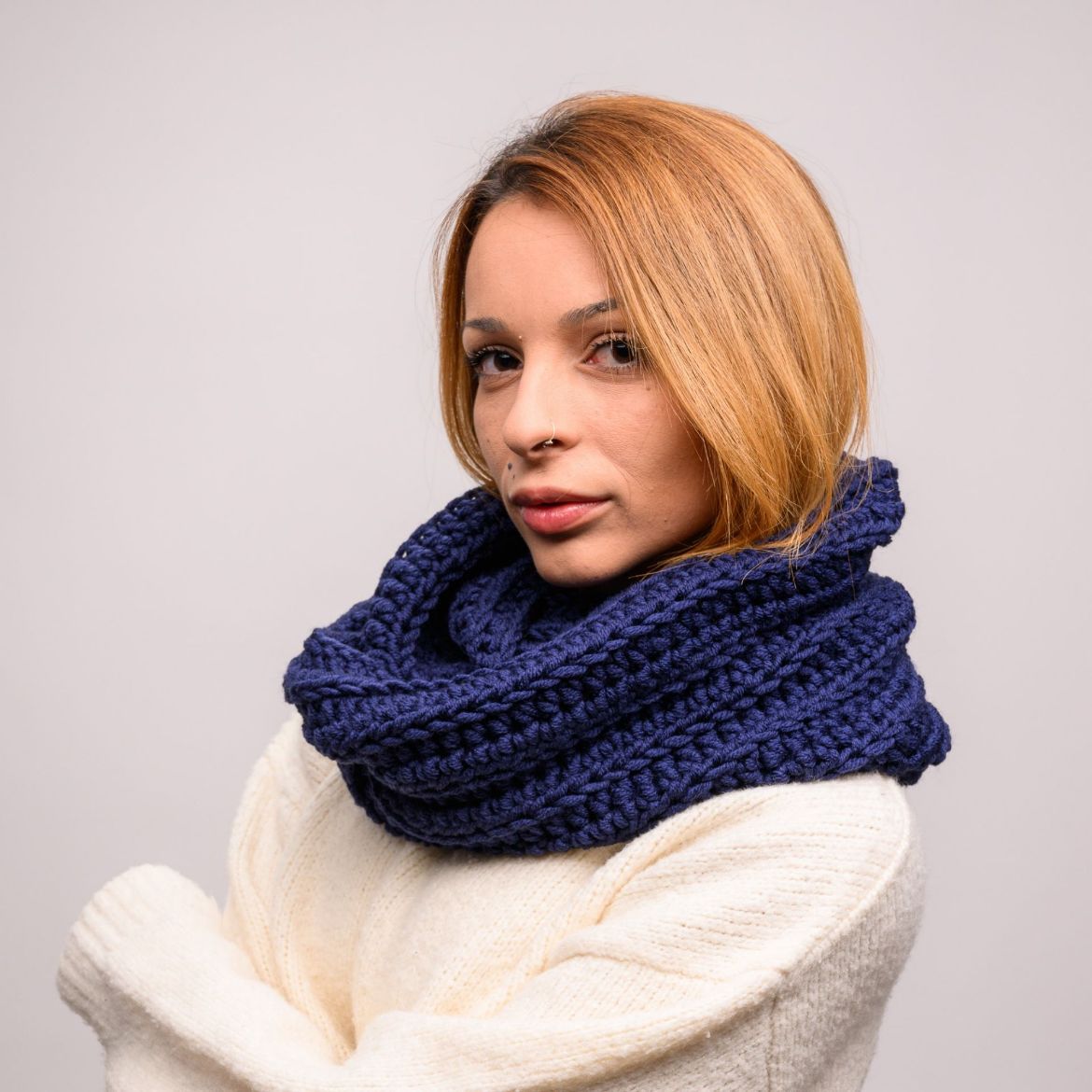 Picture of Chunky infinity scarf navy blue