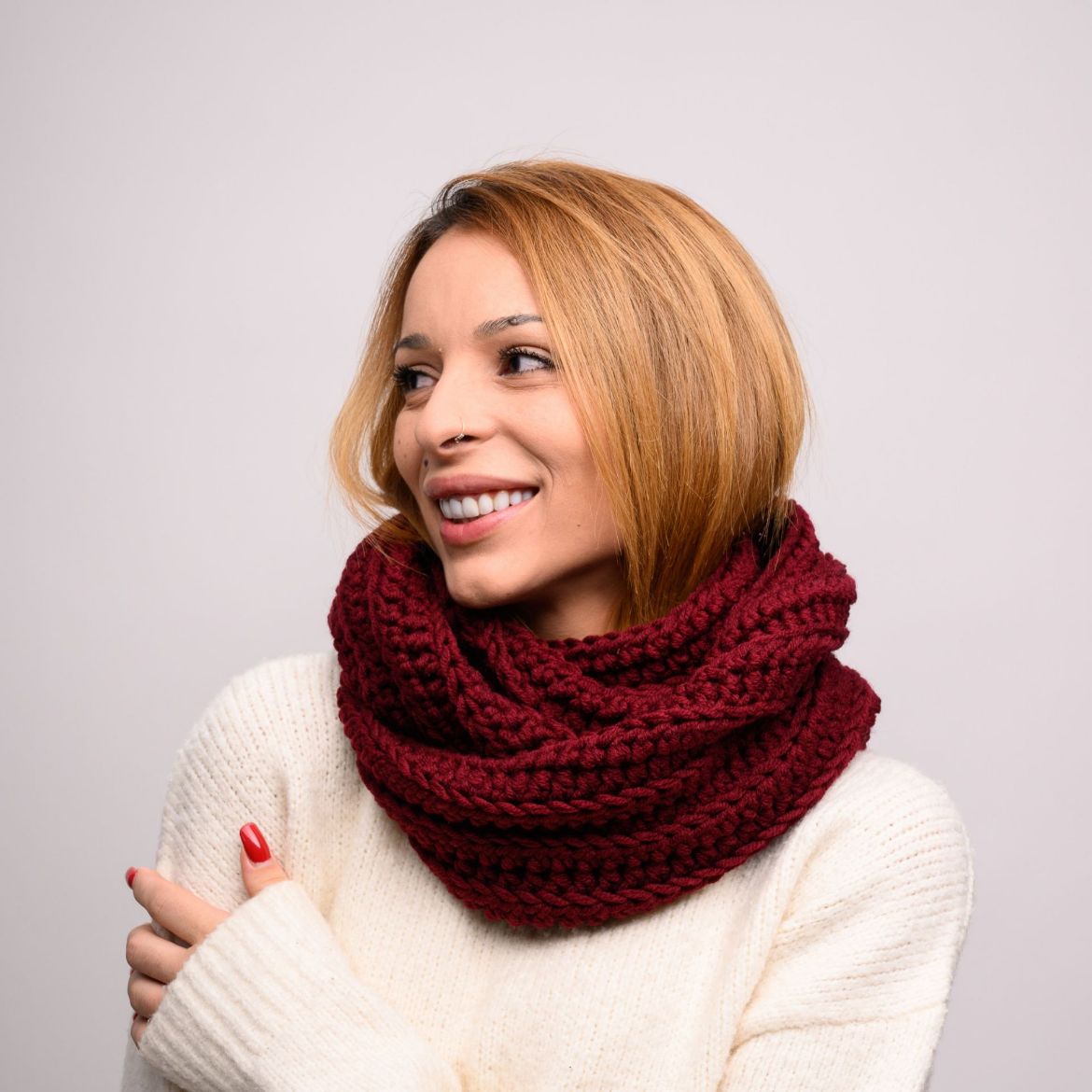 Picture of Chunky infinity scarf red wine