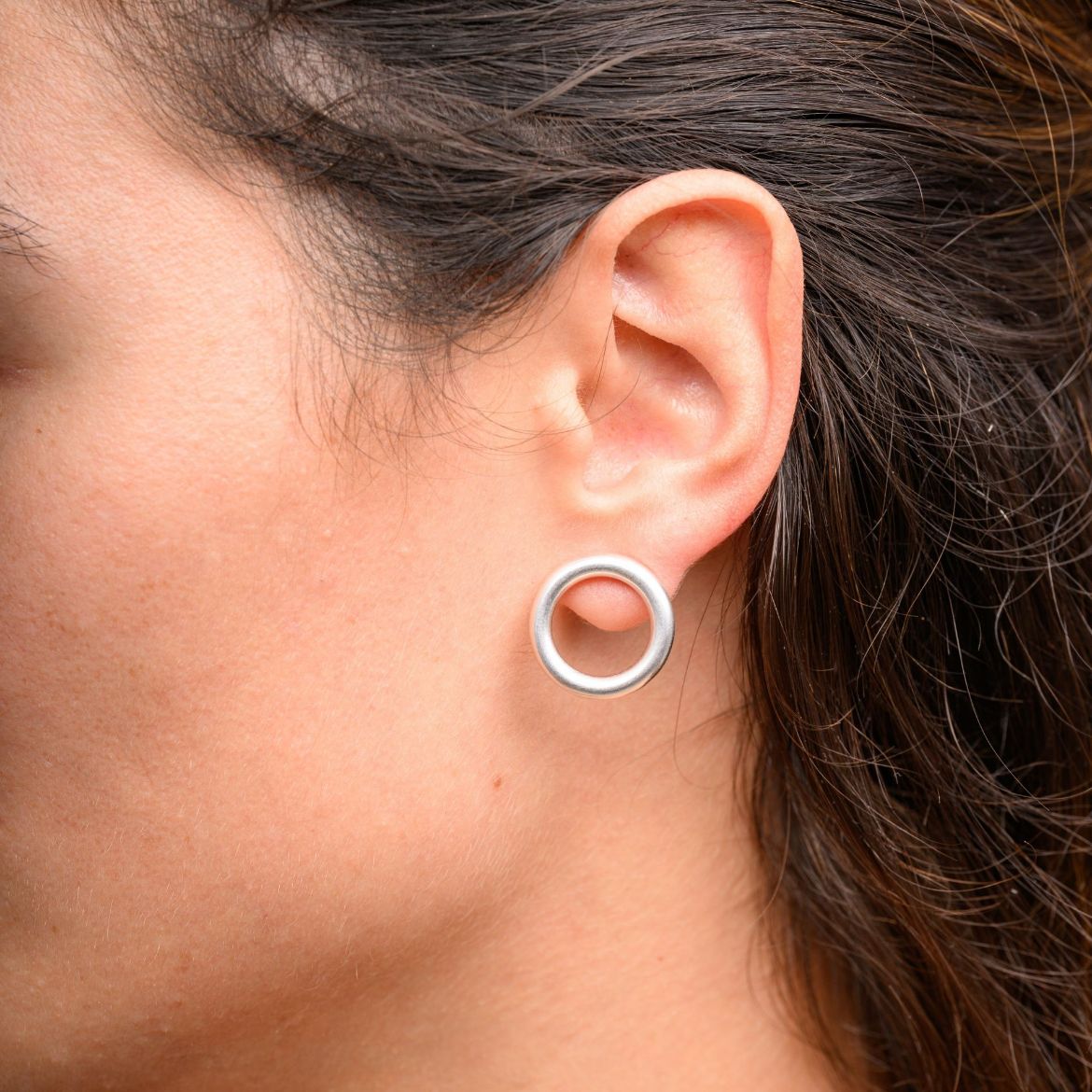 Picture of Silver circle stud earrings