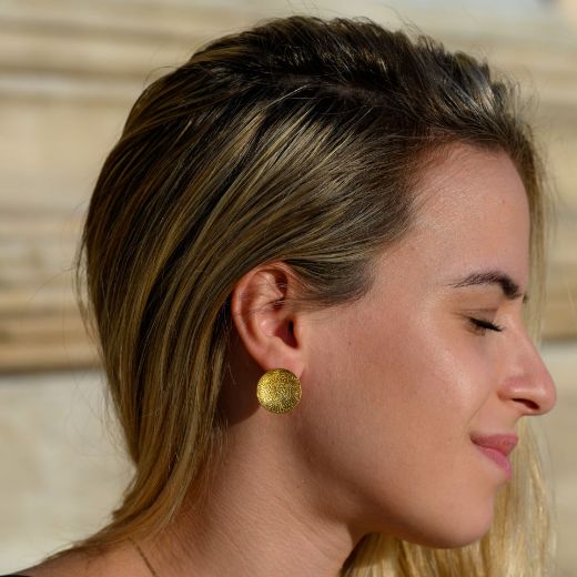 gold hammered disc studs for women