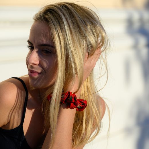 Εικόνα της Χριστουγεννιάτικο λαστιχάκι μαλλιών scrunchie κόκκινο