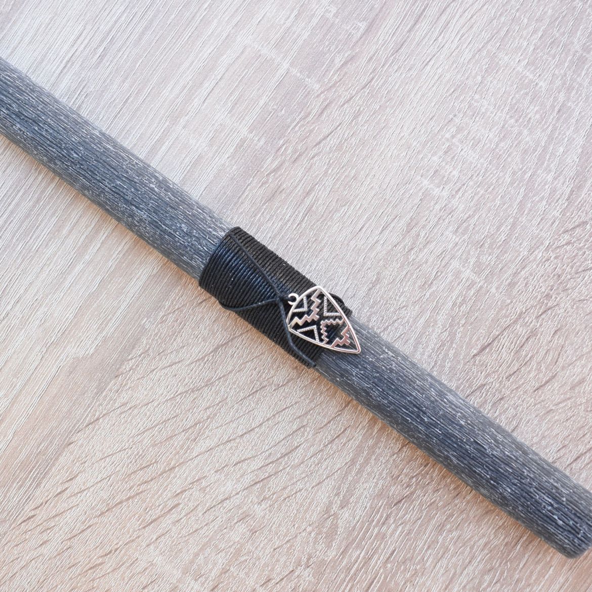 αντρική πασχαλινή λαμπάδα ασπίδα