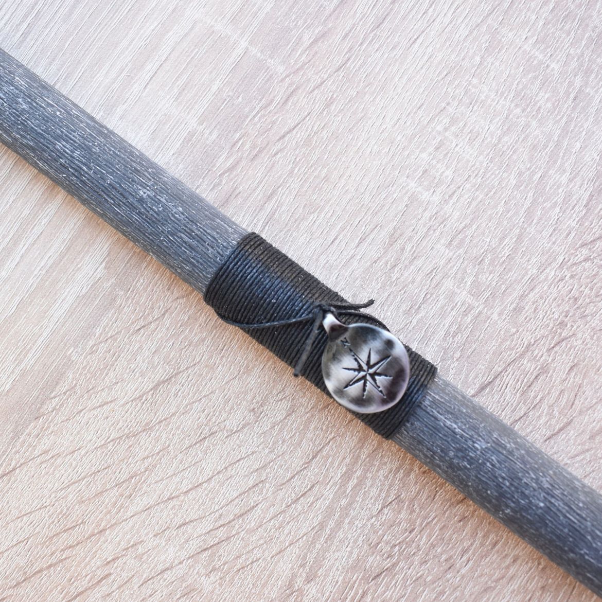 ανδρική λαμπάδα με μεταλλική πυξίδα