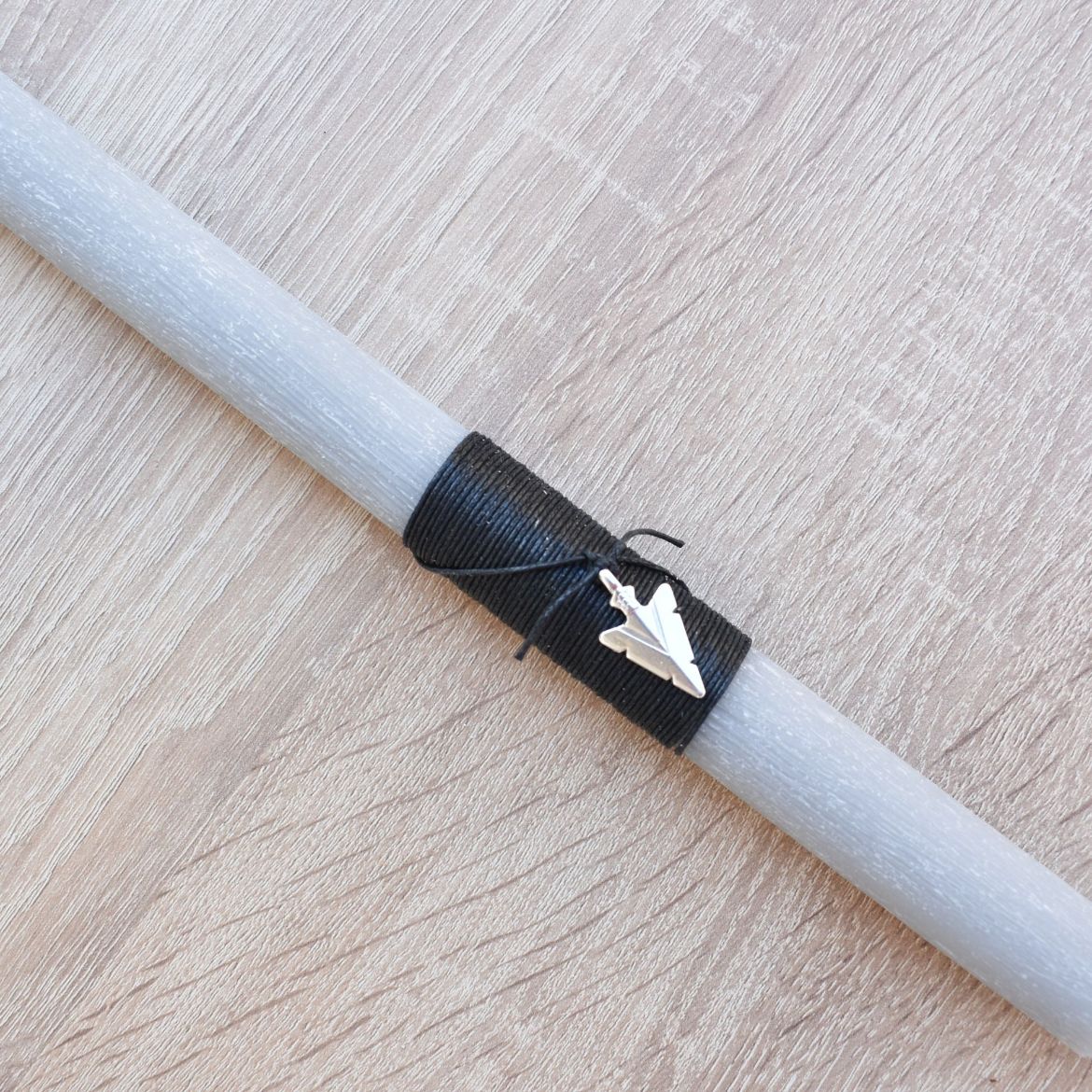 Picture of Easter candle arrow
