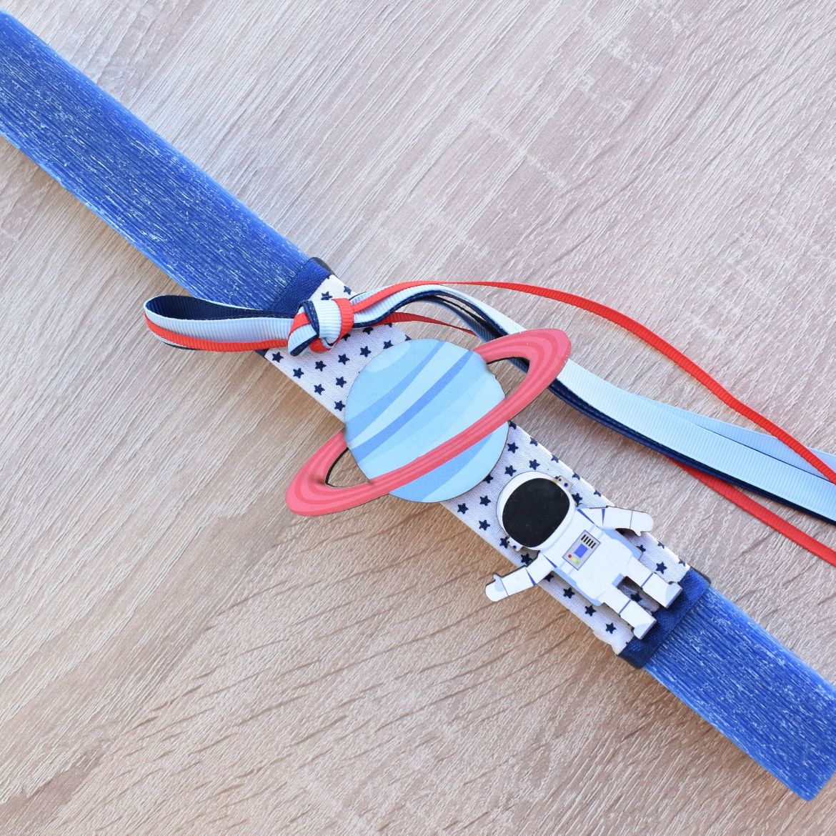 λαμπάδες πασχαλινές για αγόρια με θέμα διάστημα