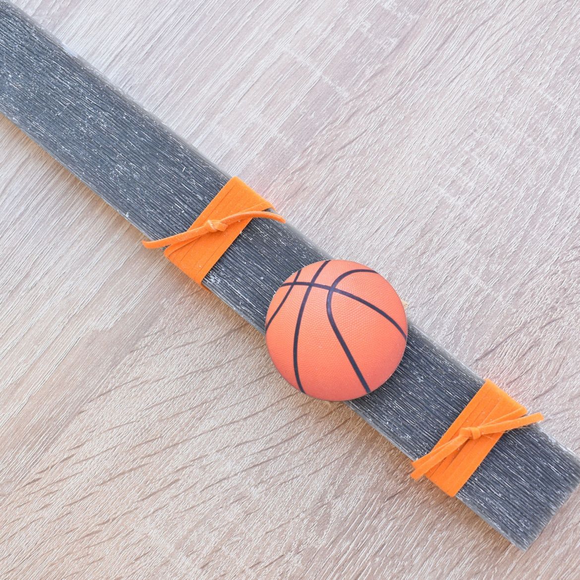 Picture of Easter candle Basketball