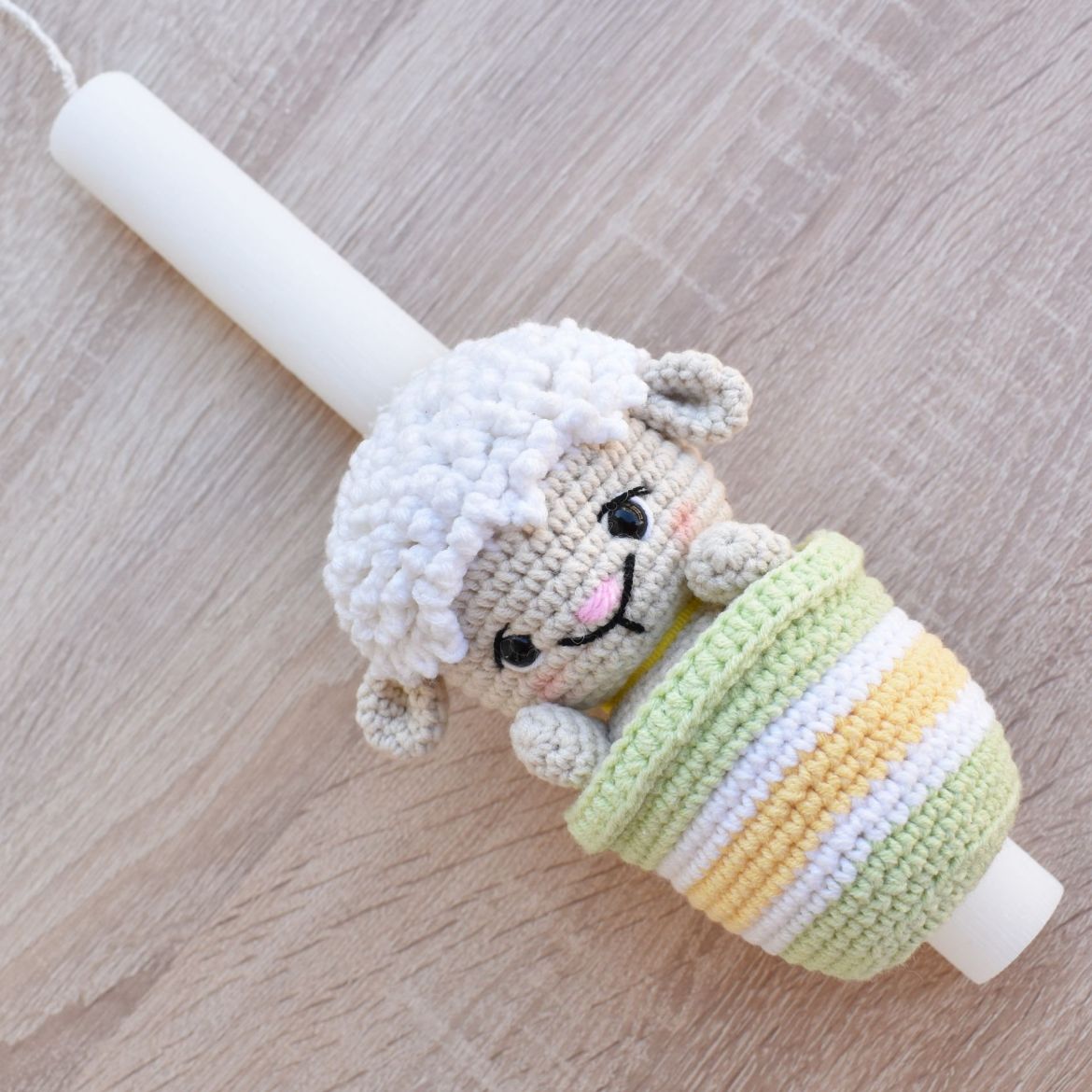 Picture of Easter candle sheep green