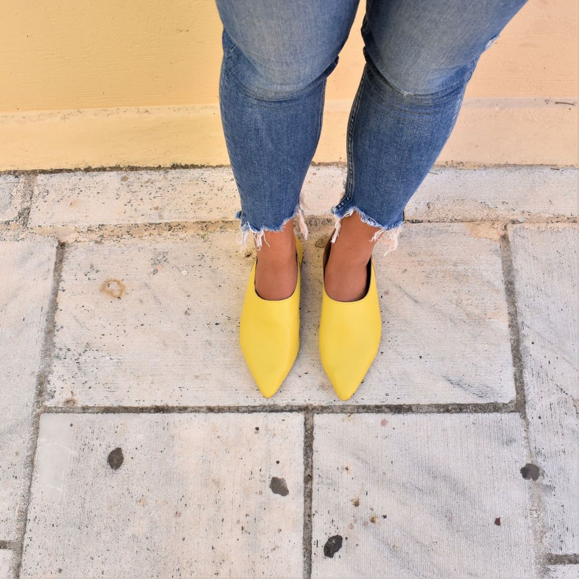 Picture of Yellow moccassins leather