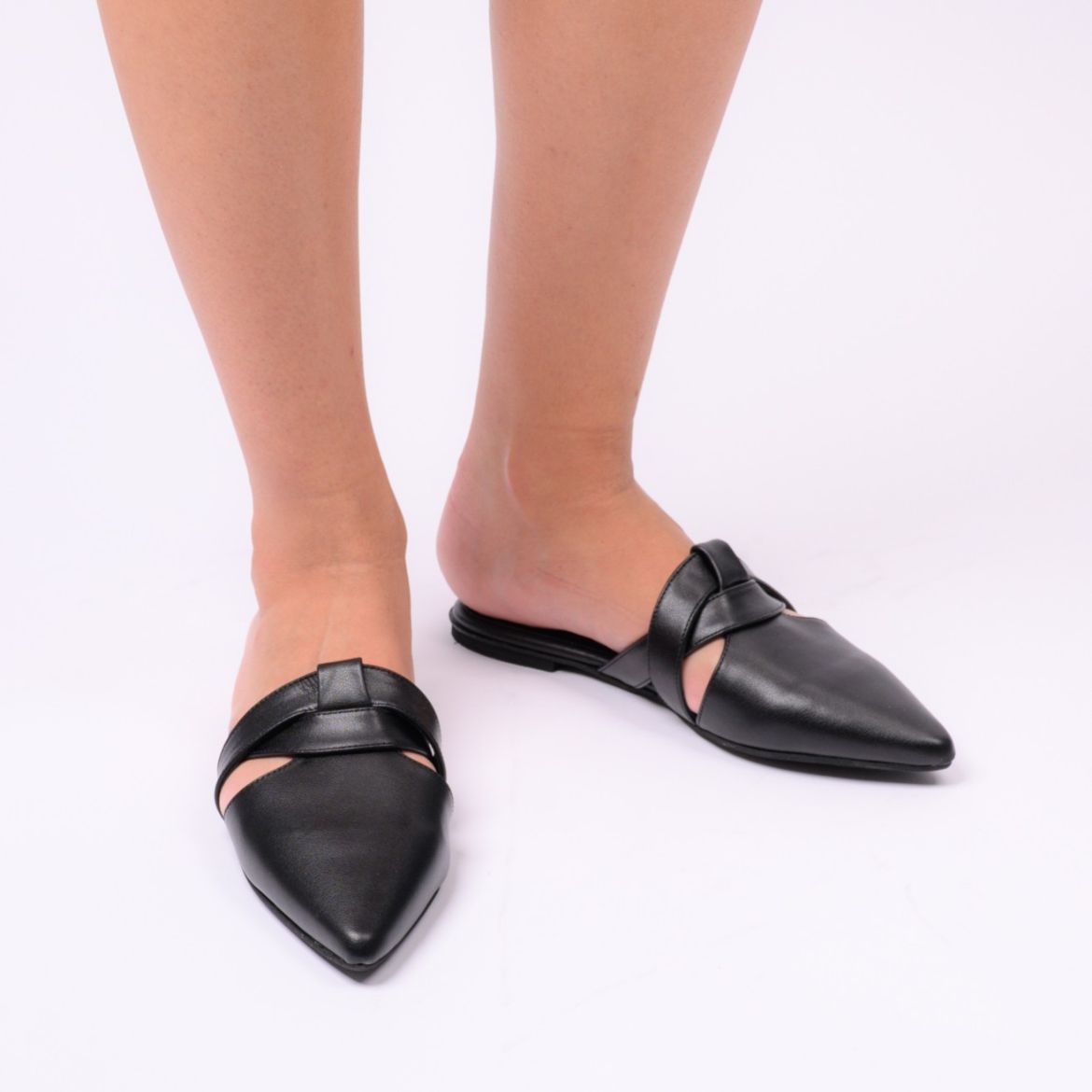 Picture of Woman mules black