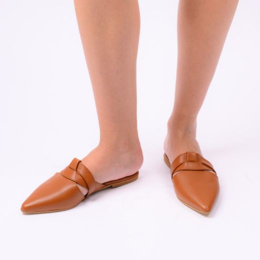 Picture of Woman mules tobacco