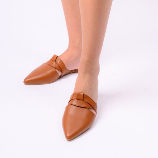 Picture of Woman mules tobacco