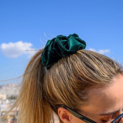 Εικόνα της Βελούδινο λαστιχάκι μαλλιών scrunchie πράσινο
