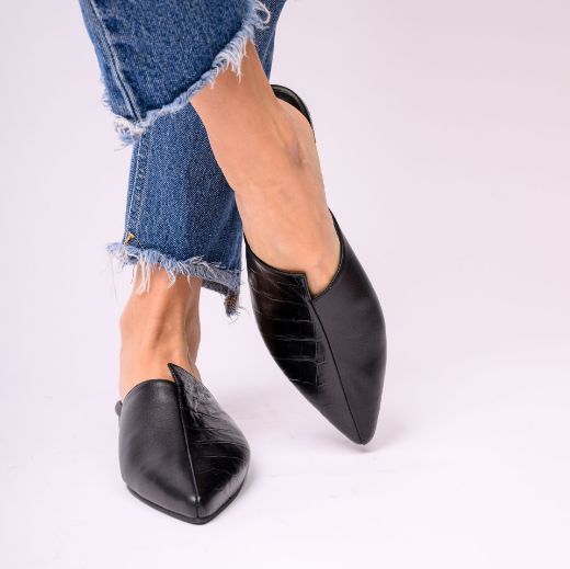 Picture of Black mules leather flat