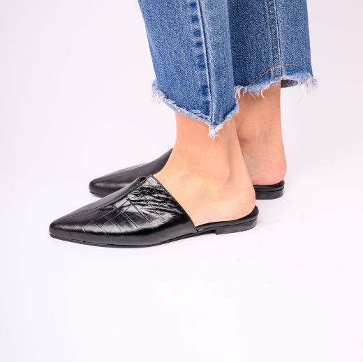 Picture of Black mules leather flat