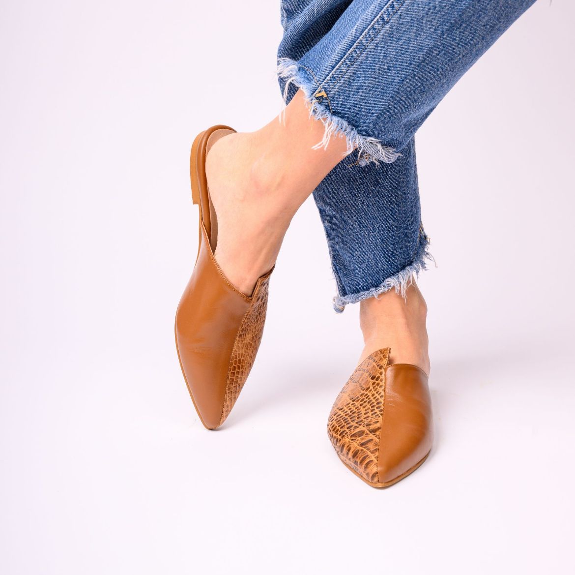 Picture of Mules tobacco leather flat