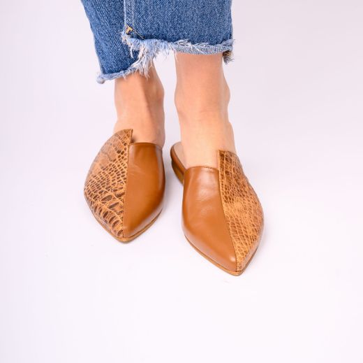 Picture of Mules tobacco leather flat