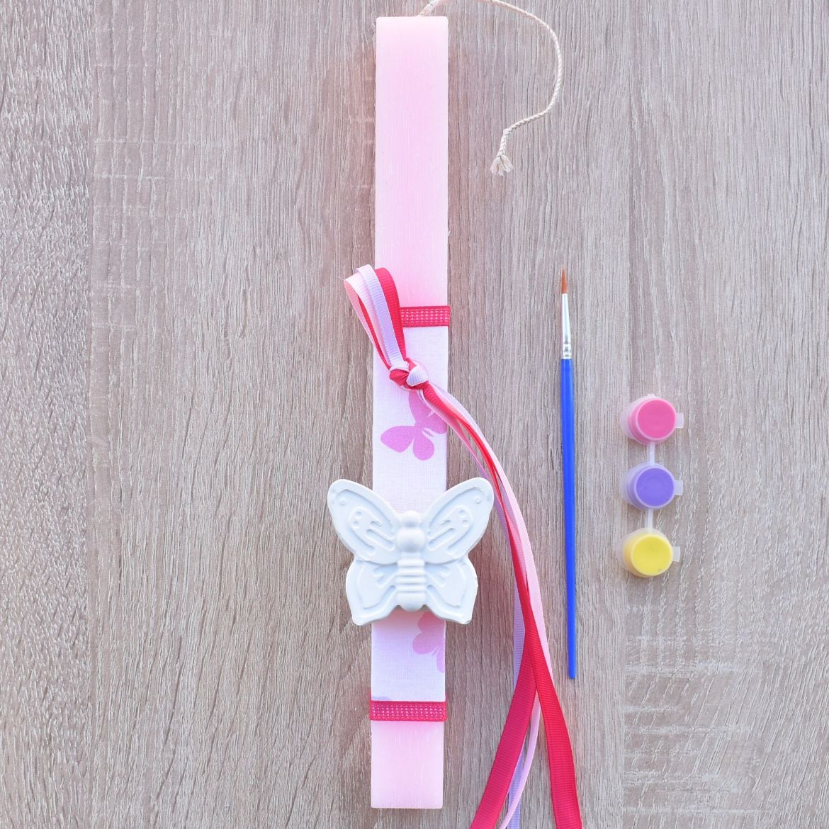 ροζ λαμπάδα για κορίτσι με διακοσμητικό πεταλούδα σε ρομαντικό ύφος, λαμπάδες κοριτσίστικες