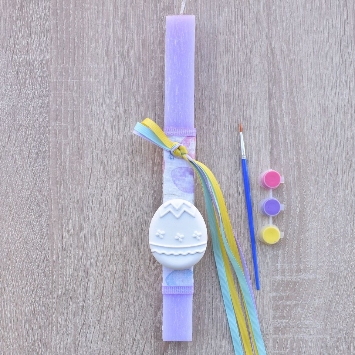 λιλά λαμπάδα για κορίτσι με διακοσμητικό αυγουλάκι σε πασχαλινό ύφος, λαμπάδες για κορίτσια