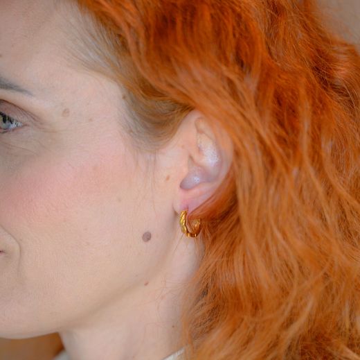 Εικόνα της Maelis – μικροί στριφτοί κρίκοι σε χρυσό