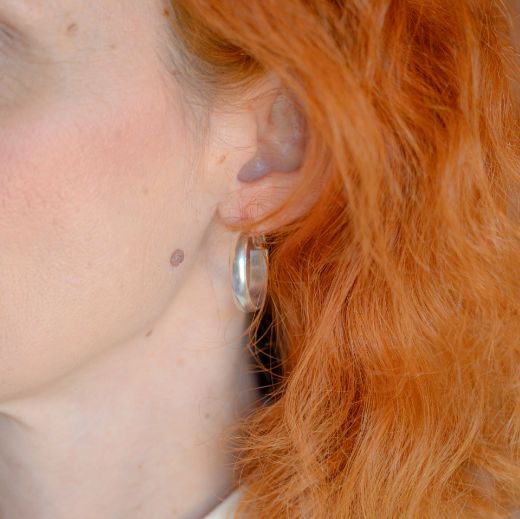 Εικόνα της Virelle – φαρδιοί κρίκοι σε ασημί